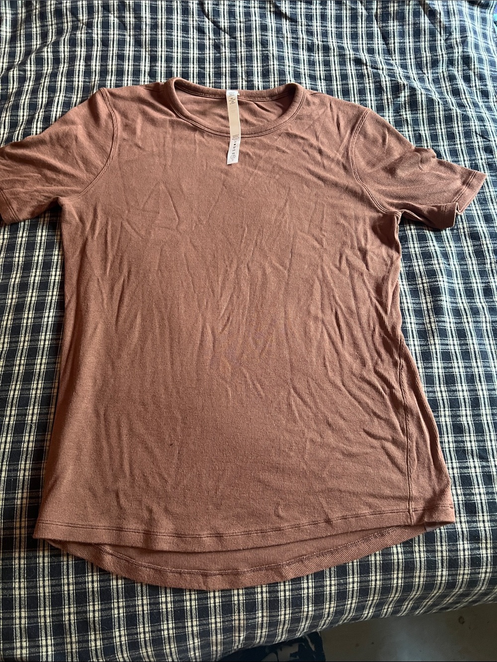 lululemon athletica Short Sleeve Crew - Rosewood